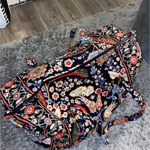 VERA BRADLEY DUFFEL BAG